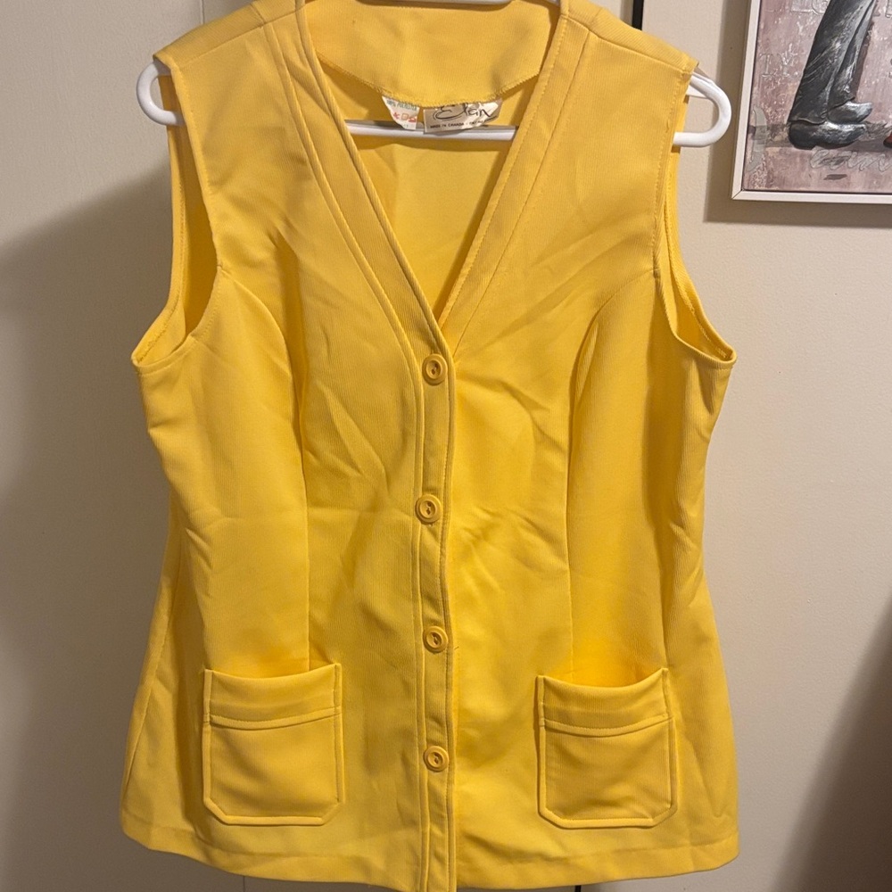 Elan Yellow Sleeveless Button-Down Top